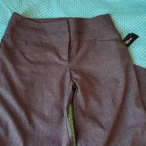 Brown dress pants IZ Byer size 5 NWT